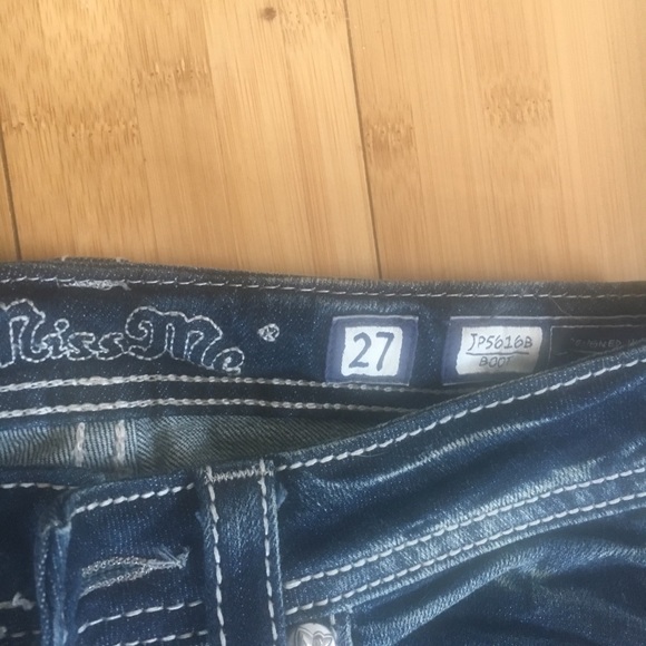 Miss Me Jeans with angel wings on the pockets - Picture 3 of 3